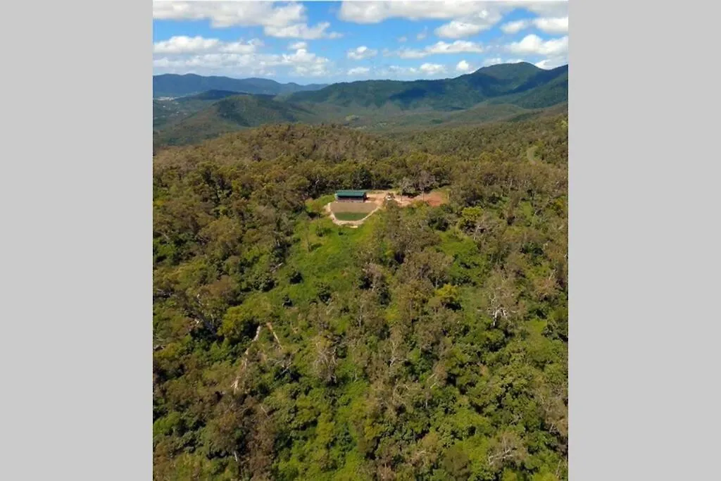 Ridge Cabin - Stunning Views - 5Km From Neighbours Airlie Beach Сasa de vacaciones